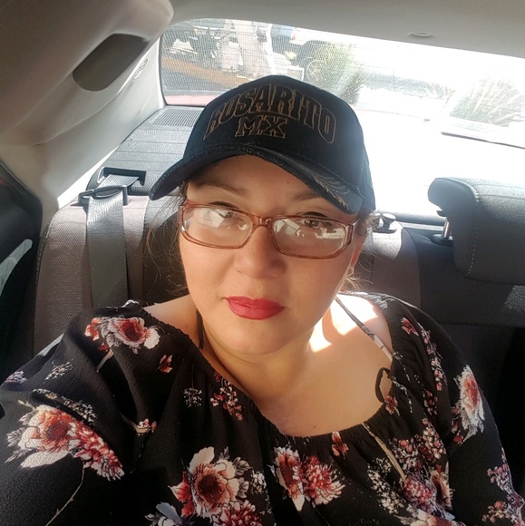 Meet your Posher, Leticia - Picture 1 of 1